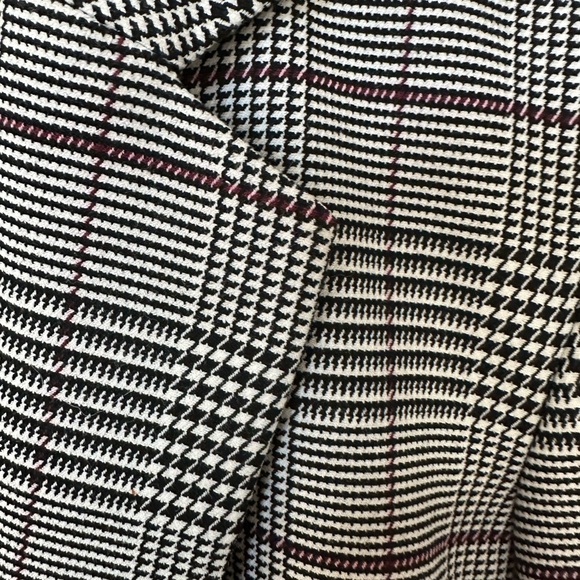 Calvin Klein Blazer Size 6 Grey with Burgundy Plaid - Picture 3 of 3